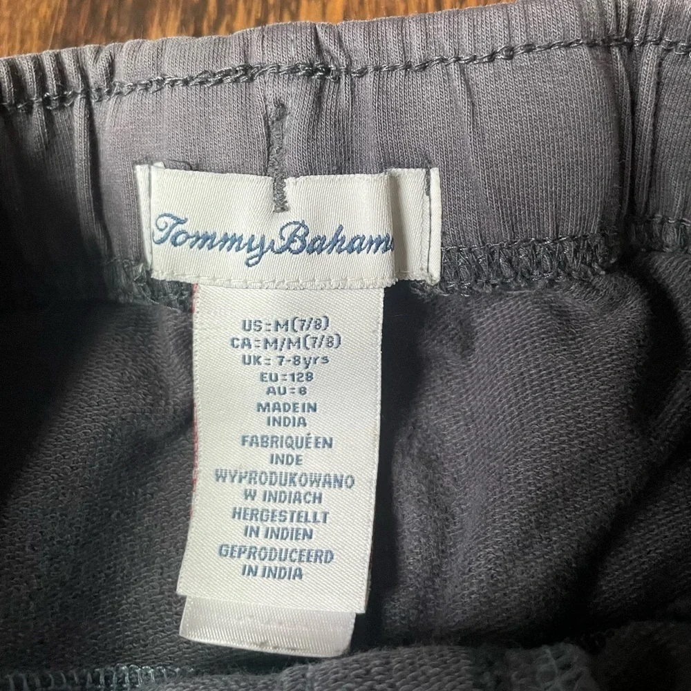 Tommy Bahama size medium